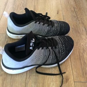 APL women’s Techloom Pro sneaker 9